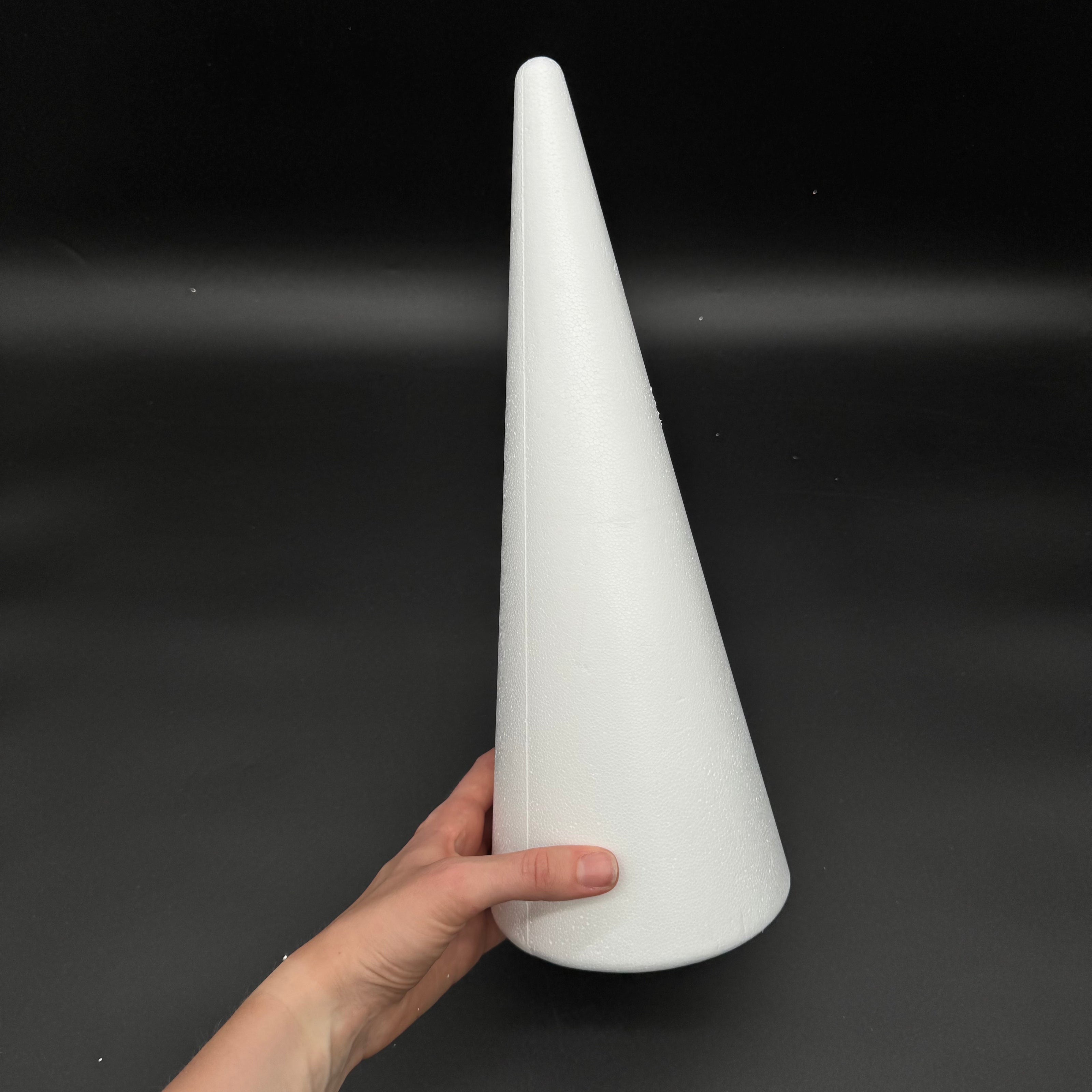 Polystyrene cone : 370 mm high - 135mm diameter base