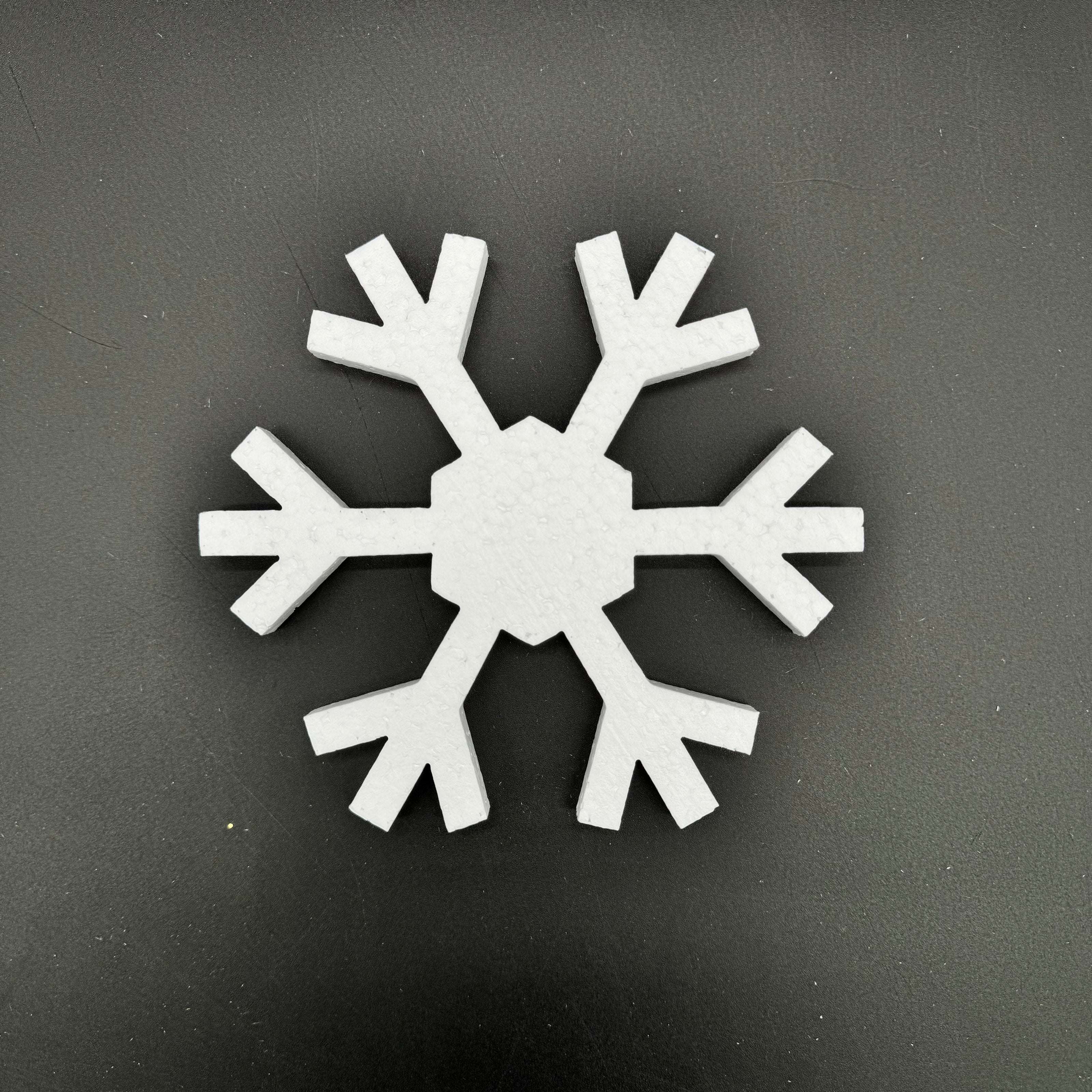 pack of 5 > 280mm high Polystyrene Snowflakes pcs72n